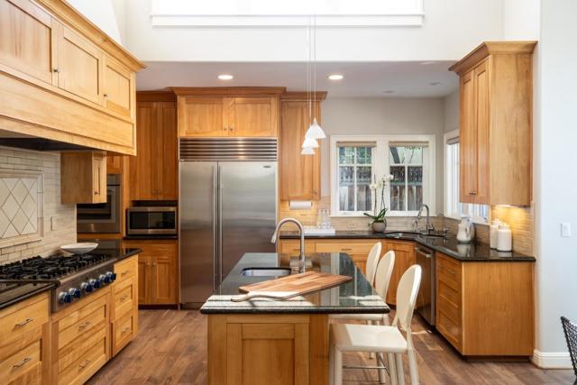 484 Orange Avenue, Los Altos CA: https://media.crmls.org/mediaz/41860a0f-5bcb-4a1f-8969-7b7397ae877f.jpg
