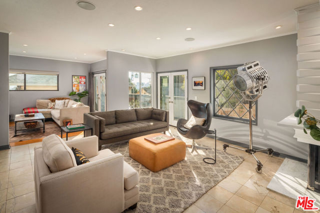 feature listing property photo