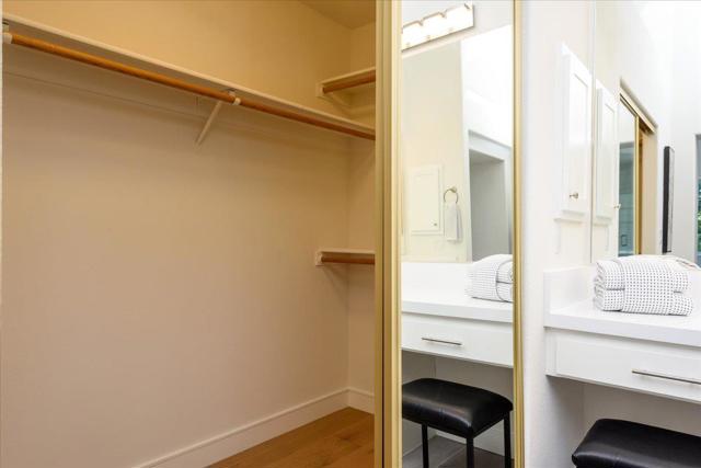 18 Melvin Henry Court, Redwood City CA: https://media.crmls.org/mediaz/4186e59b-b618-4fdf-8b6b-12ffd323e3d9.jpg