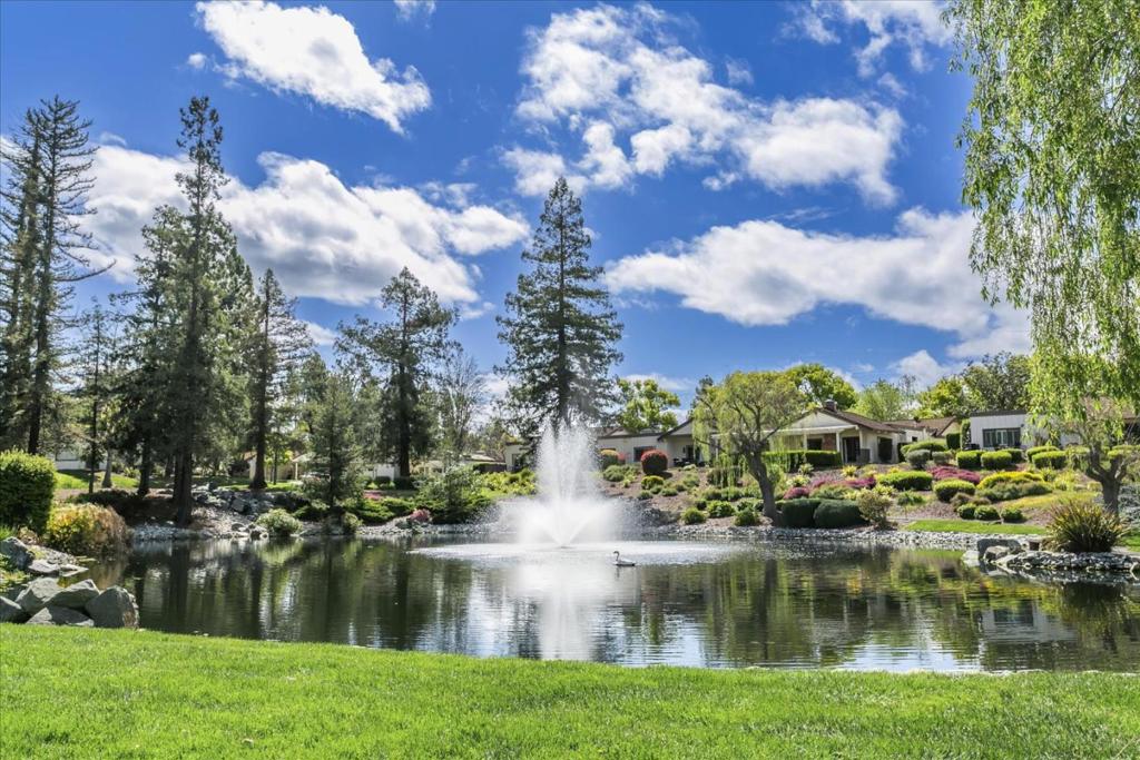 https://media.crmls.org/mediaz/41873a98-86a1-4b92-bdc8-7fbfbb0cdded.jpg?preset=X-Large
