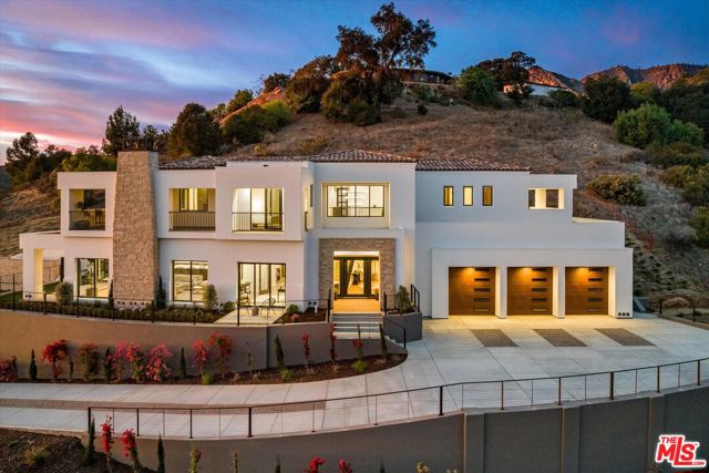 2082 Las Canoas Road, Santa Barbara CA: https://media.crmls.org/mediaz/418767e1-a3e8-41f7-a170-d8616cd8919f.jpg