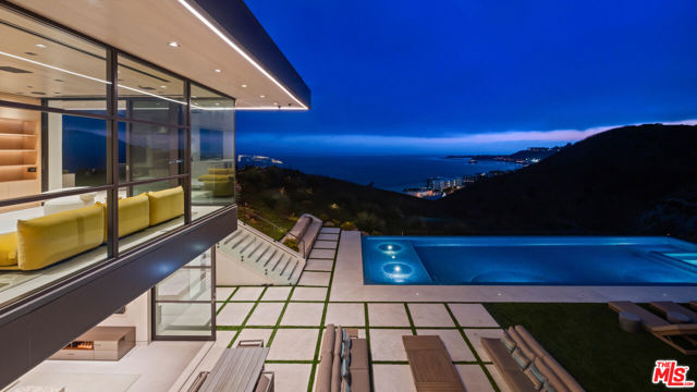 5012 Carbon Beach Terrace, Malibu CA: https://media.crmls.org/mediaz/4187d751-d8e6-4c9b-a27b-bcb44697ece0.jpg
