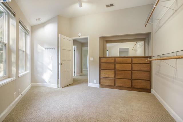 3 BLACKHAWK CLUB CT, Danville CA: https://media.crmls.org/mediaz/41881ccd-285b-4ce3-be91-a11968bc5ce6.jpg