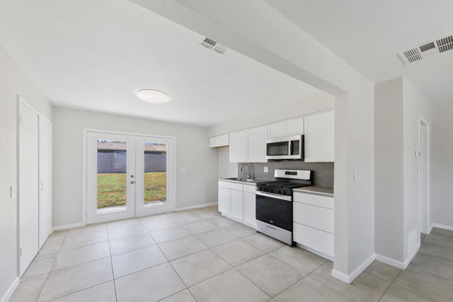 73765 Catalina Way, Palm Desert CA: https://media.crmls.org/mediaz/41882352-12f0-4067-8bf0-ccab527362ad.jpg