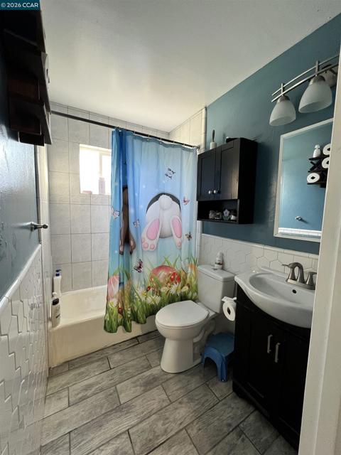 Image 17 of 24 For 251 Rose Ann Ave.