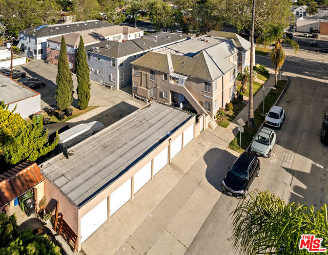 4196 5th Avenue, Los Angeles CA: https://media.crmls.org/mediaz/418864fb-9e1f-4599-a545-bff541b9db04.jpg
