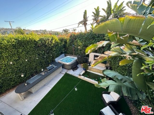 136 Via Los Miradores, Redondo Beach, California 90277, 4 Bedrooms Bedrooms, ,3 BathroomsBathrooms,Residential,Sold,Via Los Miradores,23294447