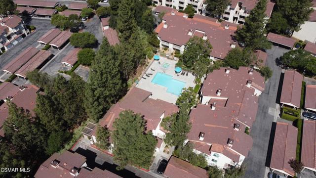 5824 Oak Bend Lane, Oak Park CA: https://media.crmls.org/mediaz/418893e7-5c98-4f93-9572-5c25b7edb252.jpg