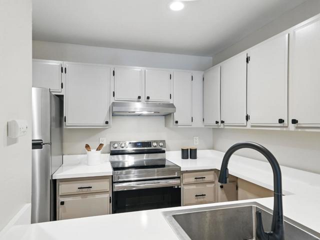 1685 Bayridge Way, San Mateo CA: https://media.crmls.org/mediaz/4188f7fc-931a-4a2c-a029-cbfa7e91c5f4.jpg