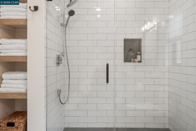 267 Valle Vista Dr, Danville CA: https://media.crmls.org/mediaz/41894f34-a3e0-49e3-b74a-70b2af4aa554.jpg