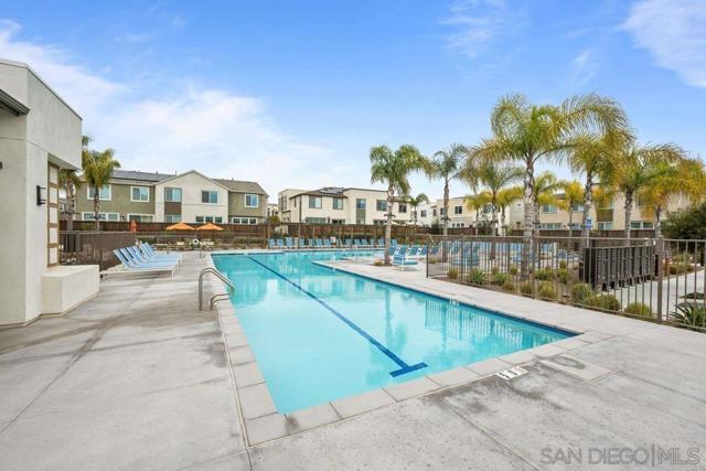 2078 Bluestone Cir, Chula Vista CA: https://media.crmls.org/mediaz/41896c63-76f5-4bd2-a71f-26e6a8c3835b.jpg