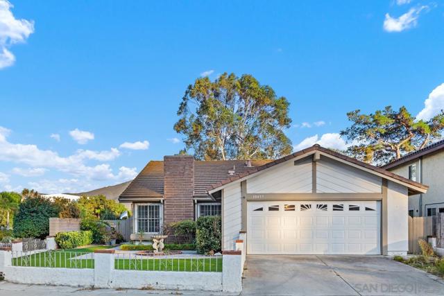 10497 Moorpark St, Spring Valley CA: https://media.crmls.org/mediaz/41898be3-58f6-4abc-8f64-573c605dd7ef.jpg