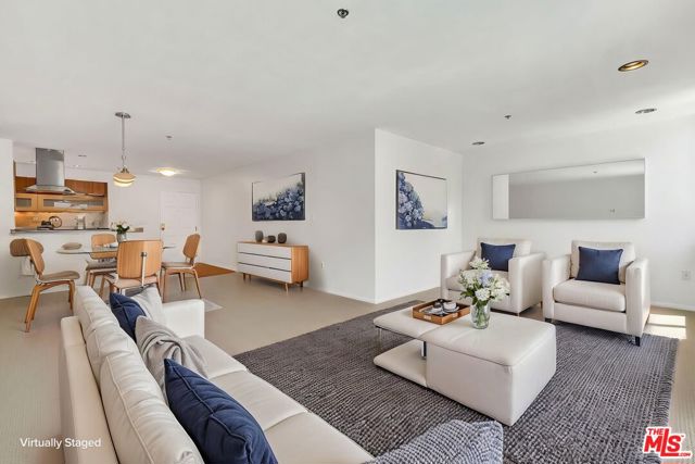 4501 Cedros Avenue, 206