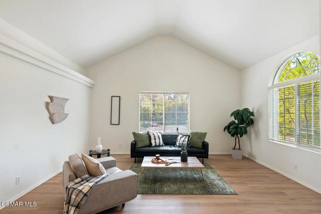 2219 Mapleleaf Avenue, Newbury Park CA: https://media.crmls.org/mediaz/4189d9e8-d664-496c-a5e0-397202b60e54.jpg
