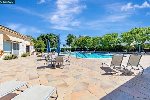 631 Baldwin Drive, Brentwood CA: https://media.crmls.org/mediaz/4189f45e-b320-46d1-b817-8fe977a3b11b.jpg