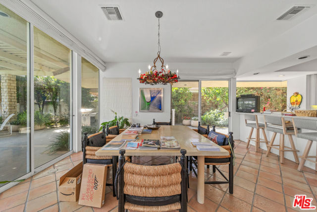 7 Churchill Lane, Rancho Mirage CA: https://media.crmls.org/mediaz/418a3b77-cb49-4632-af8e-16c3aa7df509.jpg