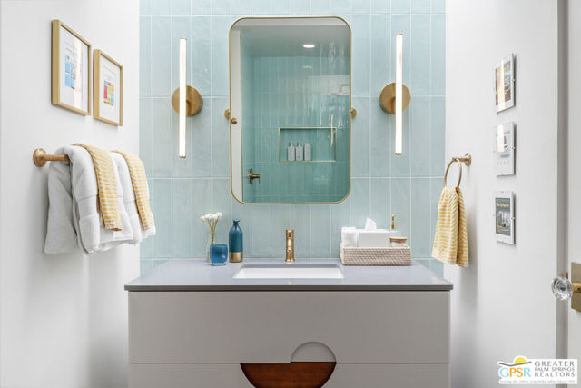 1821 Sandcliff Road, Palm Springs CA: https://media.crmls.org/mediaz/418a478a-22fa-4b02-bc0e-cb8d46769d86.jpg