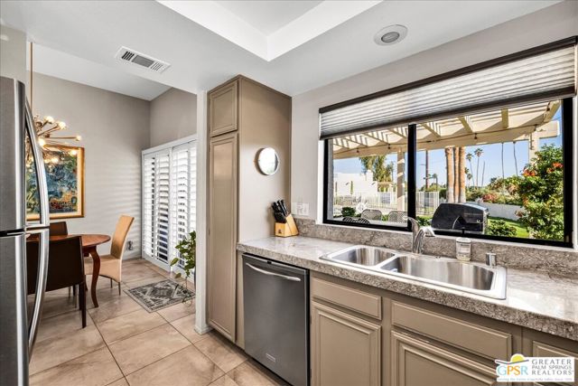 1678 Paseo De La Palma, Palm Springs CA: https://media.crmls.org/mediaz/418c076f-ffd0-49b2-a042-52ae27702e81.jpg