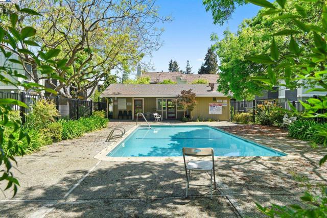 2575 Easton Way, San Jose CA: https://media.crmls.org/mediaz/418cd51d-e3cc-43fb-9df5-7a140cc8bf42.jpg