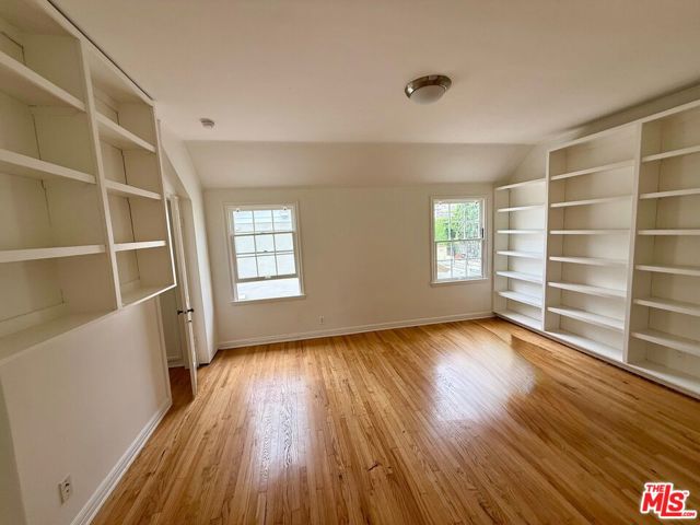 236 South Spalding Drive, 1/2 photo 22