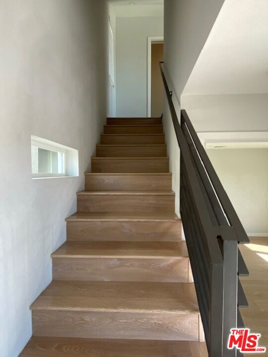 4937 1/2 W 20th Street, Los Angeles CA: https://media.crmls.org/mediaz/418d6574-efb7-4329-9b39-99f3441c295a.jpg