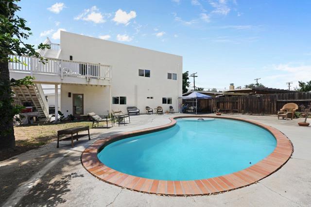 12953 Carriage Rd, Poway CA: https://media.crmls.org/mediaz/418ddf68-e82e-4a28-a47b-e361c97213eb.jpg
