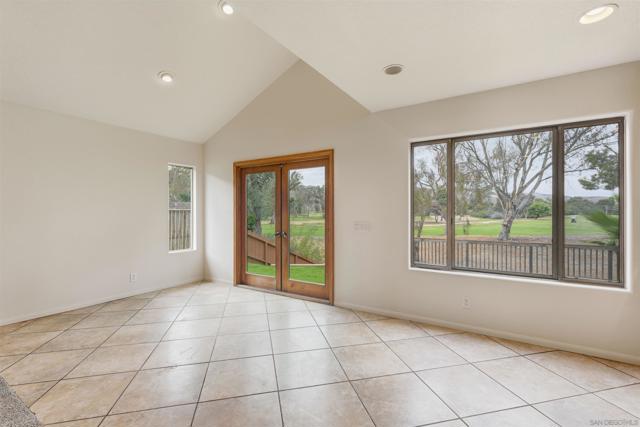 4596 Coronado Drive, Oceanside CA: https://media.crmls.org/mediaz/418e6c39-bdf7-48bb-ae6f-b61c9738d758.jpg