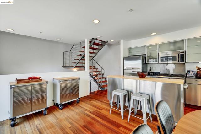 2709 10th St, Berkeley CA: https://media.crmls.org/mediaz/418fe037-1b4f-4f21-8d99-0437a08e1fc7.jpg
