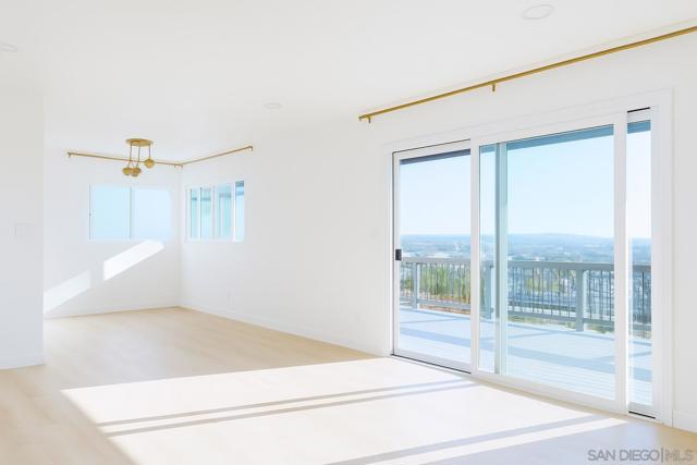 5139 Hilda Rd, San Diego CA: https://media.crmls.org/mediaz/41901ffd-895e-44b2-9550-edcc2c61a686.jpg