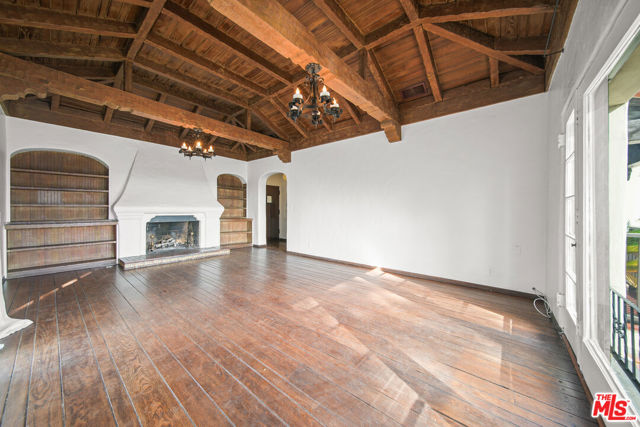 6686 Emmet Terrace, Los Angeles CA: https://media.crmls.org/mediaz/4190bad0-3a0b-4e24-abf2-e8b540aabacb.jpg