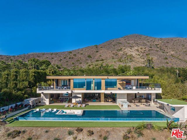 11870 Ellice Street, Malibu CA: https://media.crmls.org/mediaz/4191a4a1-a106-427d-8818-302f0463a61c.jpg