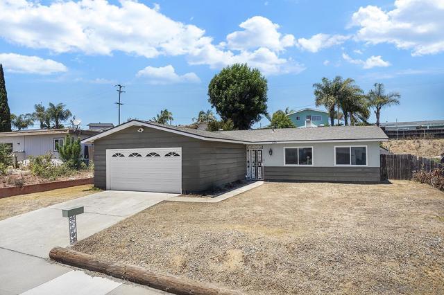 475 Rivera Ct, Chula Vista CA: https://media.crmls.org/mediaz/4191c79b-2759-48d0-8b89-e913d35b8a41.jpg
