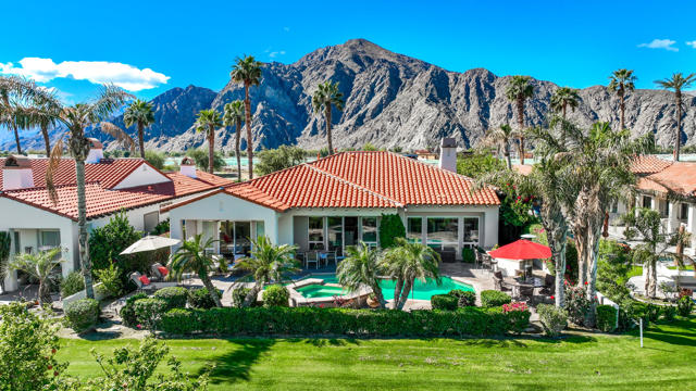 79640 Citrus, La Quinta CA: https://media.crmls.org/mediaz/41924ac6-03d3-45da-84a2-d892f30f0ffc.jpg