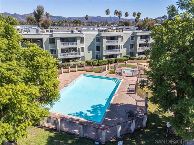 1020 E Washington Ave, Escondido CA: https://media.crmls.org/mediaz/4192df0e-1416-4ec6-97c3-0351677acbaf.jpg