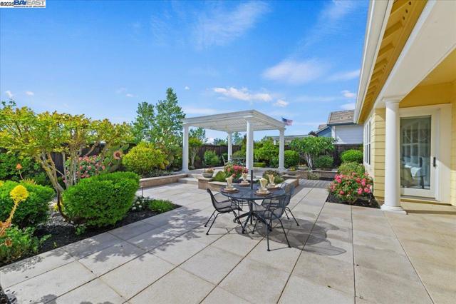 3043 Picholine Dr, Livermore CA: https://media.crmls.org/mediaz/4192e142-ecd5-4484-9b69-618e647161d4.jpg