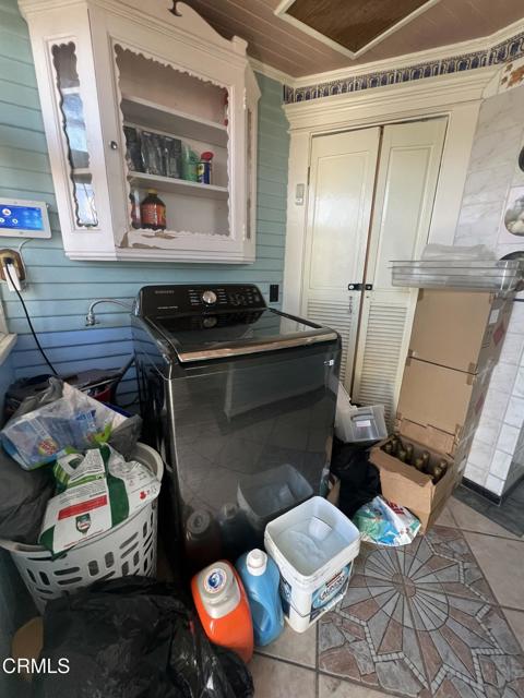 1324 Volney Drive, Los Angeles CA: https://media.crmls.org/mediaz/4192fb07-e2b4-42b2-82bc-024c8e9ad7d9.jpg