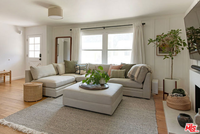 2044 Panamint Drive, Los Angeles CA: https://media.crmls.org/mediaz/41956a81-e638-4011-9aec-d1cad4de2eb5.jpg
