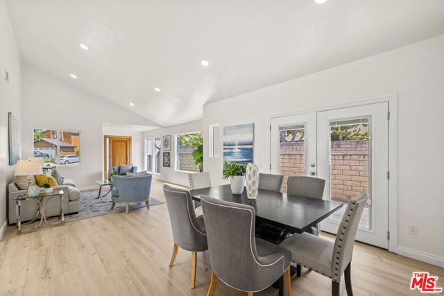 13 Pepper Court, Inglewood CA: https://media.crmls.org/mediaz/419597f1-2194-4dee-878c-483370130582.jpg