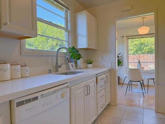 1031 Amarillo Avenue, Palo Alto CA: https://media.crmls.org/mediaz/4195ac6d-b0df-43bf-bedf-7e1ca26f5e02.jpg