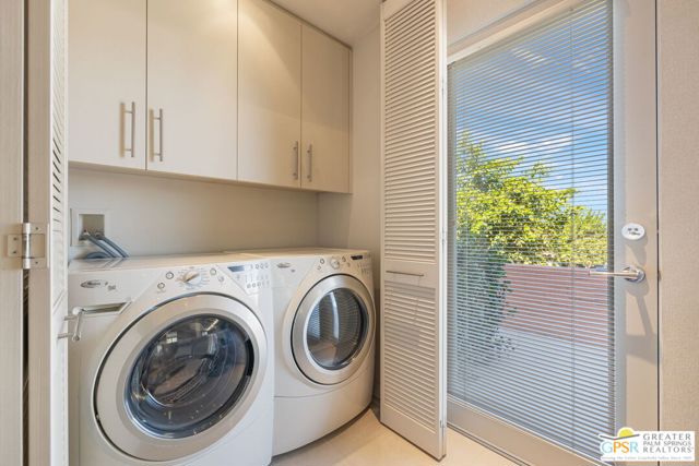 46920 Amir Drive, Palm Desert CA: https://media.crmls.org/mediaz/419610f1-c742-4cd0-a2f9-fc9a1e42e7c9.jpg