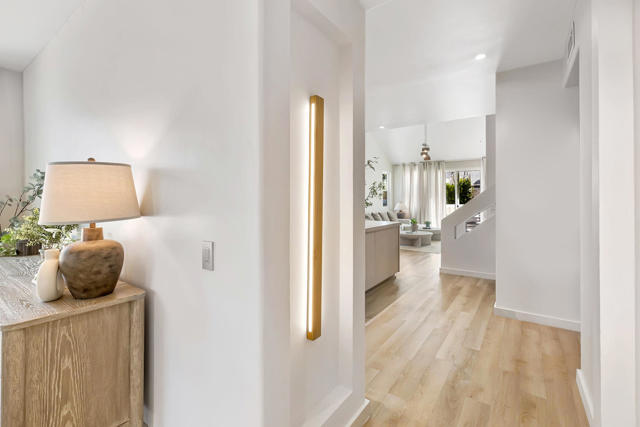 Image 10 of 76 For 79938 Dewsbury Drive