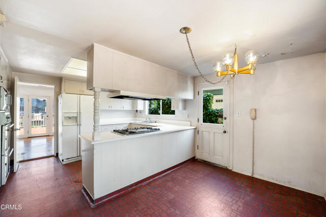 2851 Seahorse Avenue, Ventura CA: https://media.crmls.org/mediaz/419732c9-0009-45e7-8712-bb4609c1bae3.jpg