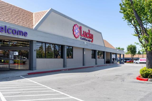 2403 Washington Avenue, Redwood City CA: https://media.crmls.org/mediaz/41977c8e-f411-4711-93a1-85eeb276ca9b.jpg