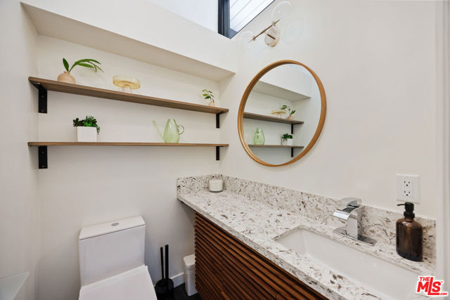 3905 Pacheco Drive, Sherman Oaks CA: https://media.crmls.org/mediaz/41978432-2cb2-4c64-9388-5c4c3fe81313.jpg