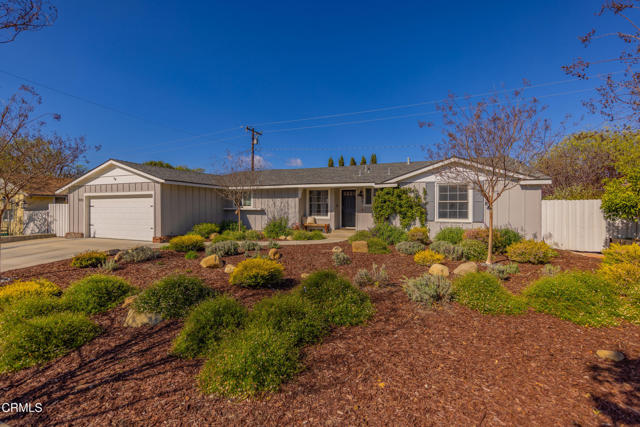 1009 Grandview Avenue, Ojai CA: https://media.crmls.org/mediaz/4197bac7-7bf9-4c35-9b83-005732f7109d.jpg
