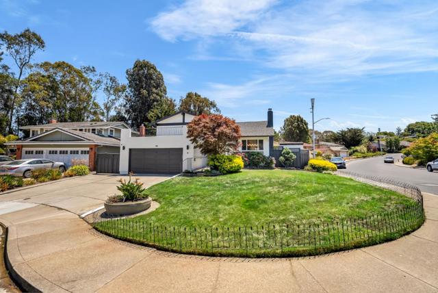 6 Whitecliff Court, San Mateo CA: https://media.crmls.org/mediaz/41985b17-c3f9-4183-9479-fdbac5351467.jpg