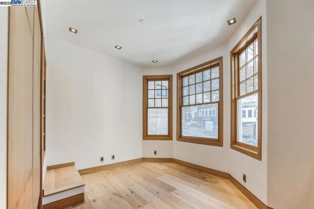 1208 Stanyan St, San Francisco CA: https://media.crmls.org/mediaz/4198719f-ec74-4f4d-8471-e19a4e7dca8b.jpg