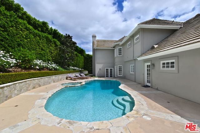 5449 S Rim Street, Thousand Oaks CA: https://media.crmls.org/mediaz/419ab6e3-ce35-4a47-9dee-d15929bb808f.jpg