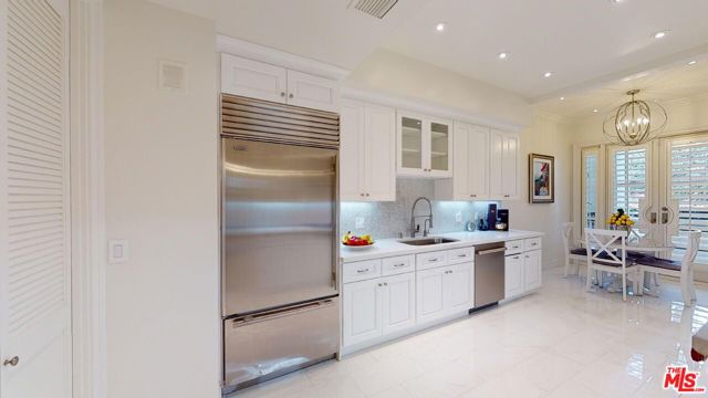 10120 Empyrean Way, Los Angeles CA: https://media.crmls.org/mediaz/419b2fb3-b9b7-4dac-a4f5-90b813f7151c.jpg