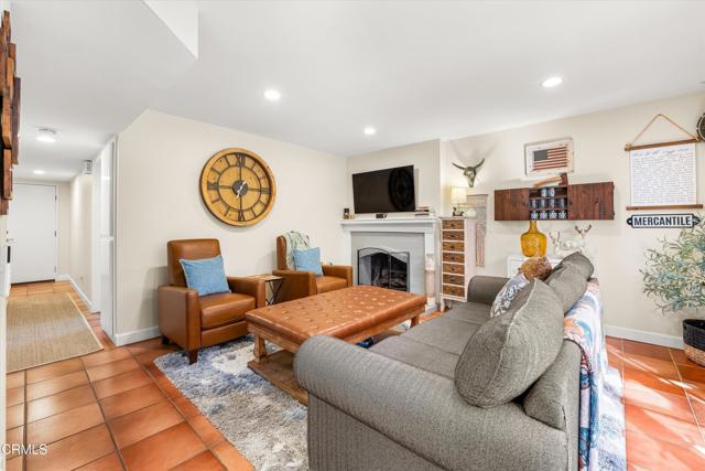 Detail Gallery Image 17 of 41 For 2436 Kimberly Ave, Camarillo,  CA 93010 - 4 Beds | 3 Baths